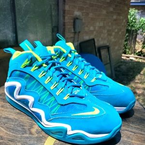 Ken Griffey aqua size 12 Great condition